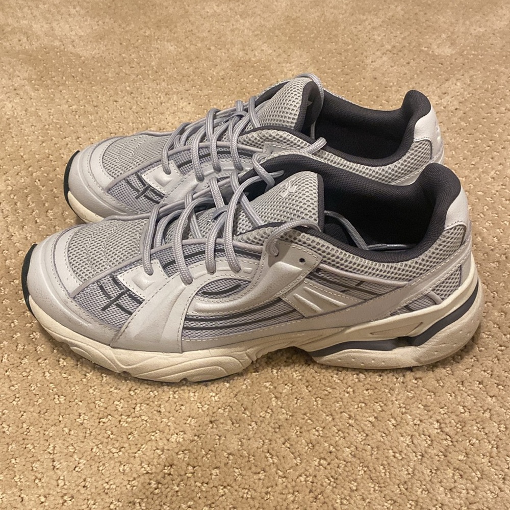 Under Armour Sola Grey size 9.5 M